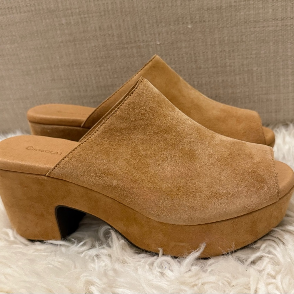 Chocolat Blu Suede Platform Mules in Camel Tan